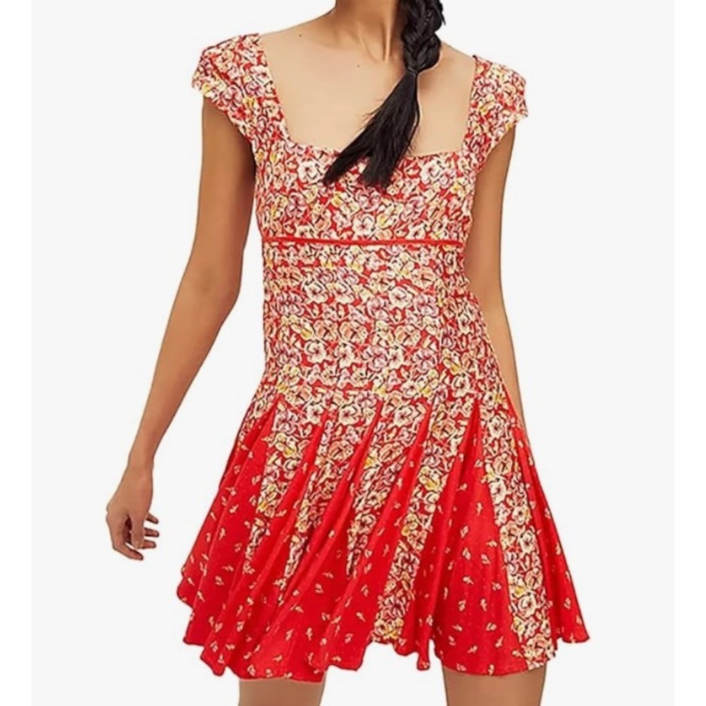 Free People Ponderosa Mini Dress Size M Red Floral Babydoll Lace Up Cut Out Back
